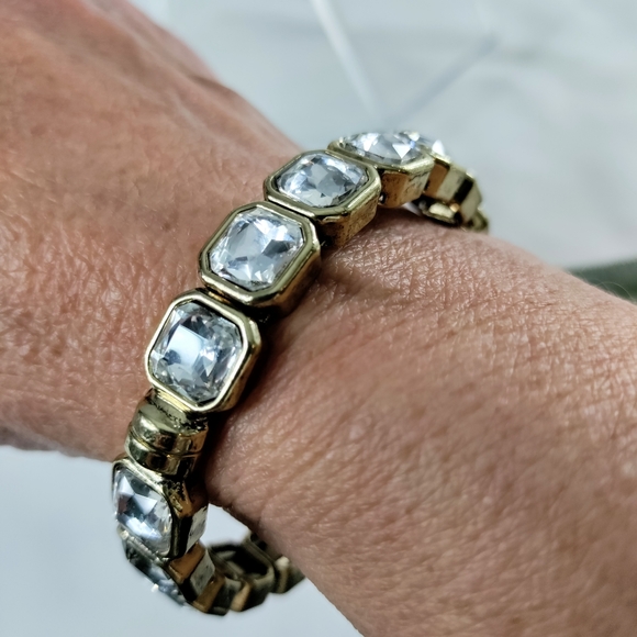 Dressbarn Gold Square Metal Crystal Centered Stretch Bracelet - Picture 5 of 5